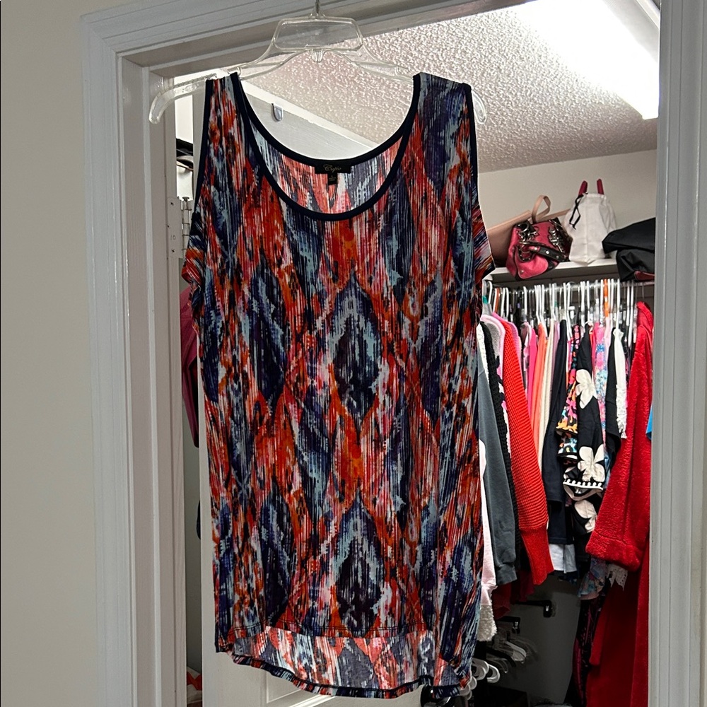 Colorful Abstract Women's Cold Shoulder Top ❤️ — GENTLY USED!